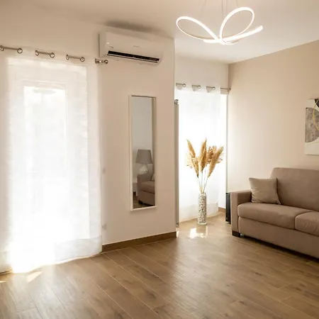 Hello Claudia Centro 4*