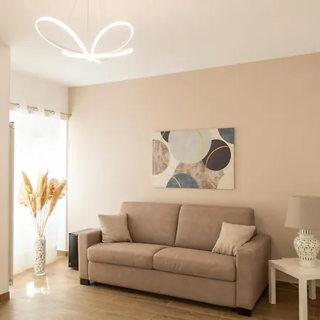 Hello Claudia Centro 4*