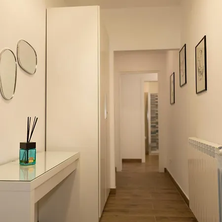 Hello Claudia Centro 게스트하우스 4*