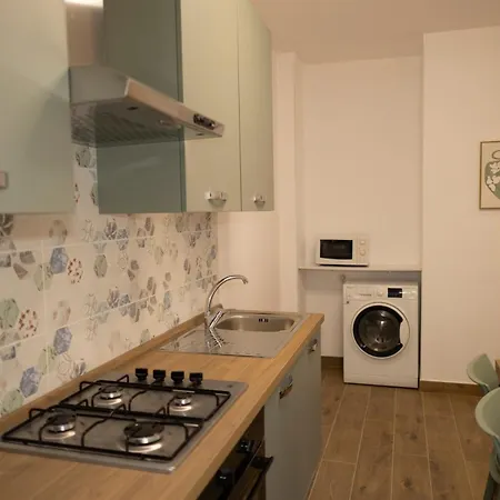 Hello Claudia Centro 게스트하우스 4*