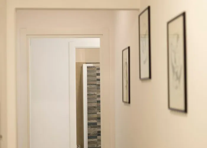 Hello Claudia Centro